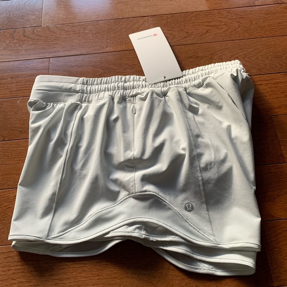 🍋LULULEMON HOTTY HOT SHORTS 4”-OCEAN AIR, 10 - Picture 4 of 10